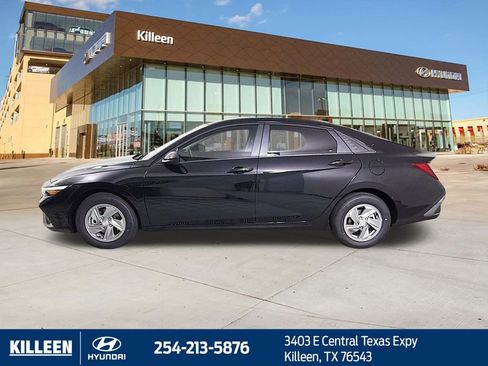 New 2026 Hyundai Elantra SE FWD image 4