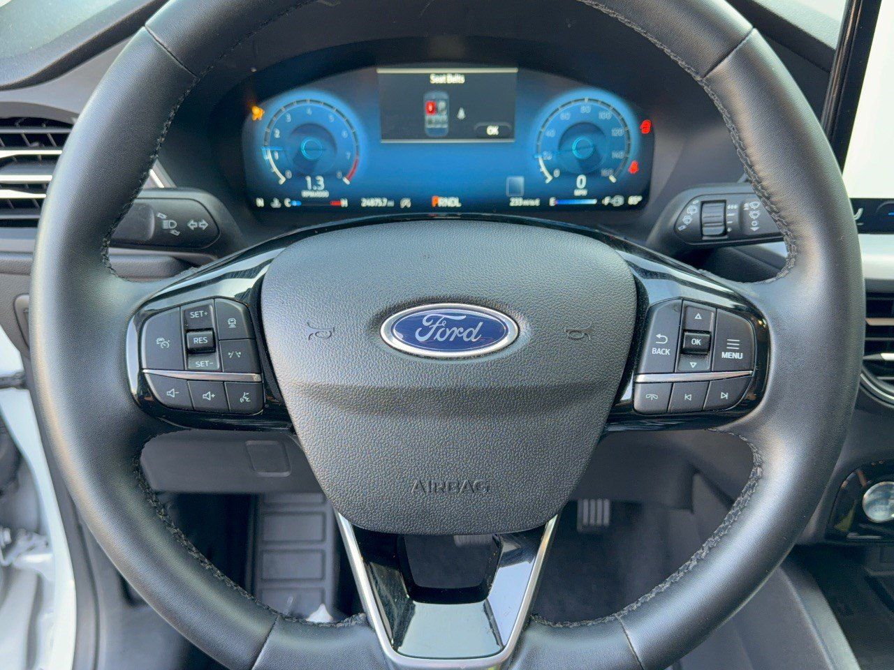Used 2025 Ford Escape Platinum AWD/4WD image 10