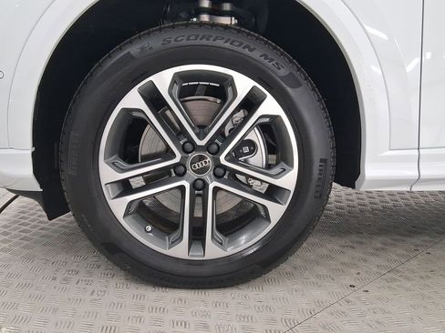 New 2025 Audi Q5 Premium image 11