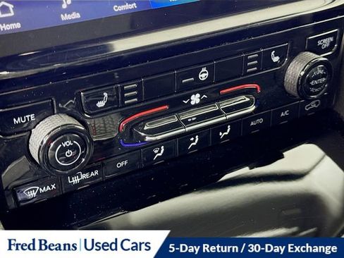 Used 2022 Jeep Grand Cherokee L Limited image 17