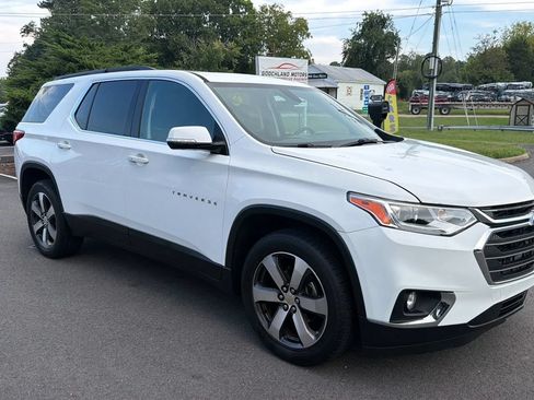 Used 2019 Chevrolet Traverse LT w/ LT Premium Package AWD/4WD image 9