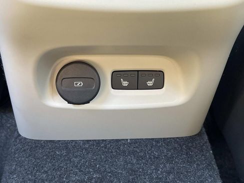 New 2026 Volvo XC40 B5 Plus w/ Protection Package Premier image 17