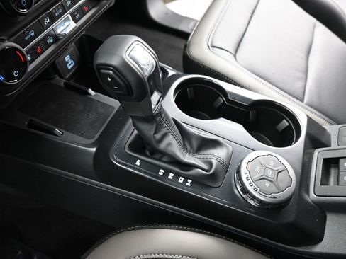 New 2025 Ford Bronco Outer Banks image 17