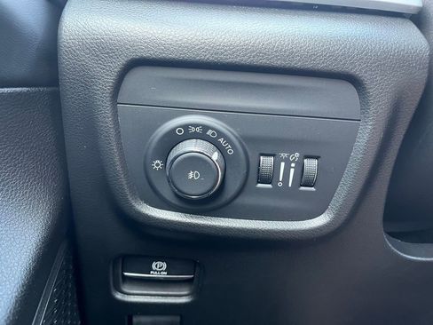 Used 2024 Jeep Grand Cherokee L Limited w/ Luxury Tech Group II image 14