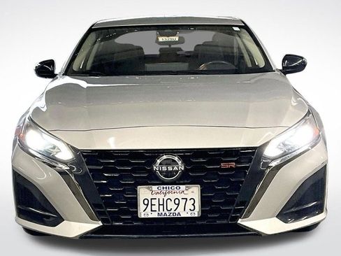 Used 2023 Nissan Altima 2.5 SR w/ SR Premium Package image 2