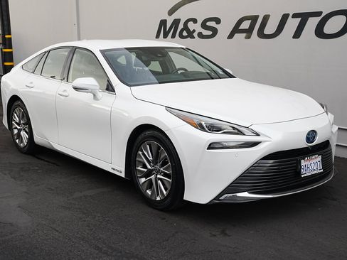 Used 2022 Toyota Mirai XLE image 3