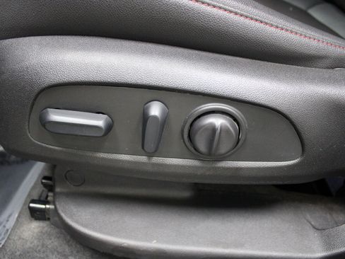 Used 2022 Chevrolet Blazer RS image 16