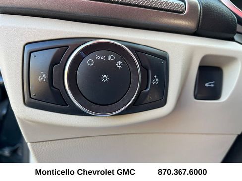 Used 2020 Ford Fusion SE image 23