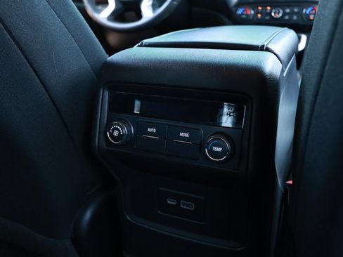 Used 2021 GMC Acadia SLE FWD image 29