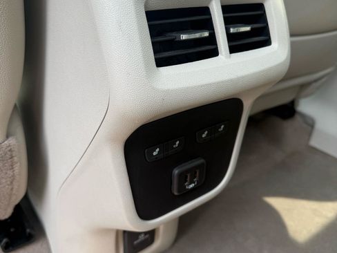 Used 2019 GMC Terrain Denali w/ Advanced Safety Package AWD/4WD image 16