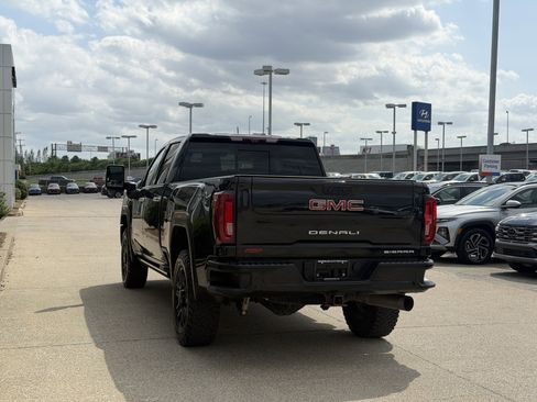Used 2022 GMC Sierra 2500 Denali w/ Denali Black Diamond Edition AWD/4WD image 7