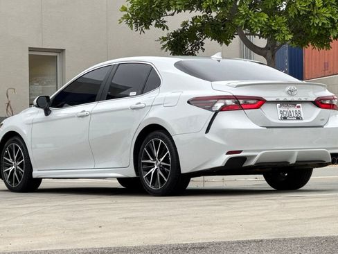 Used 2023 Toyota Camry SE w/ Convenience Package FWD image 3