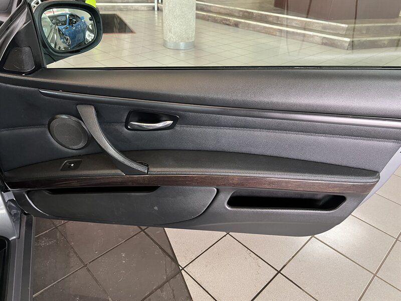 Used 2011 BMW 328i xDrive Coupe AWD/4WD image 23