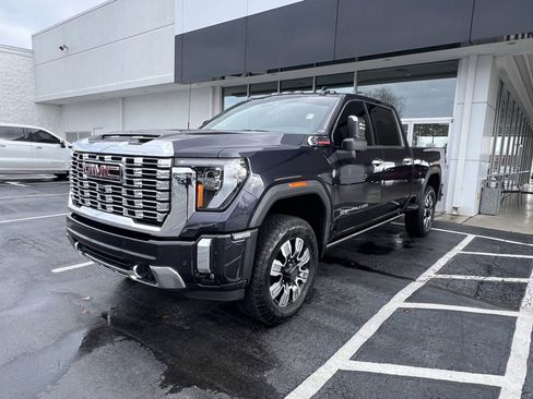 Certified 2024 GMC Sierra 2500 Denali w/ Technology Package image 3