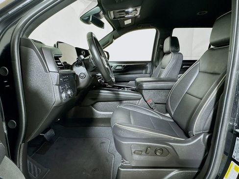 Used 2025 Chevrolet Tahoe Premier AWD/4WD image 20