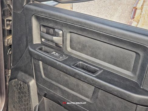 Used 2016 RAM 1500 Express RWD image 27