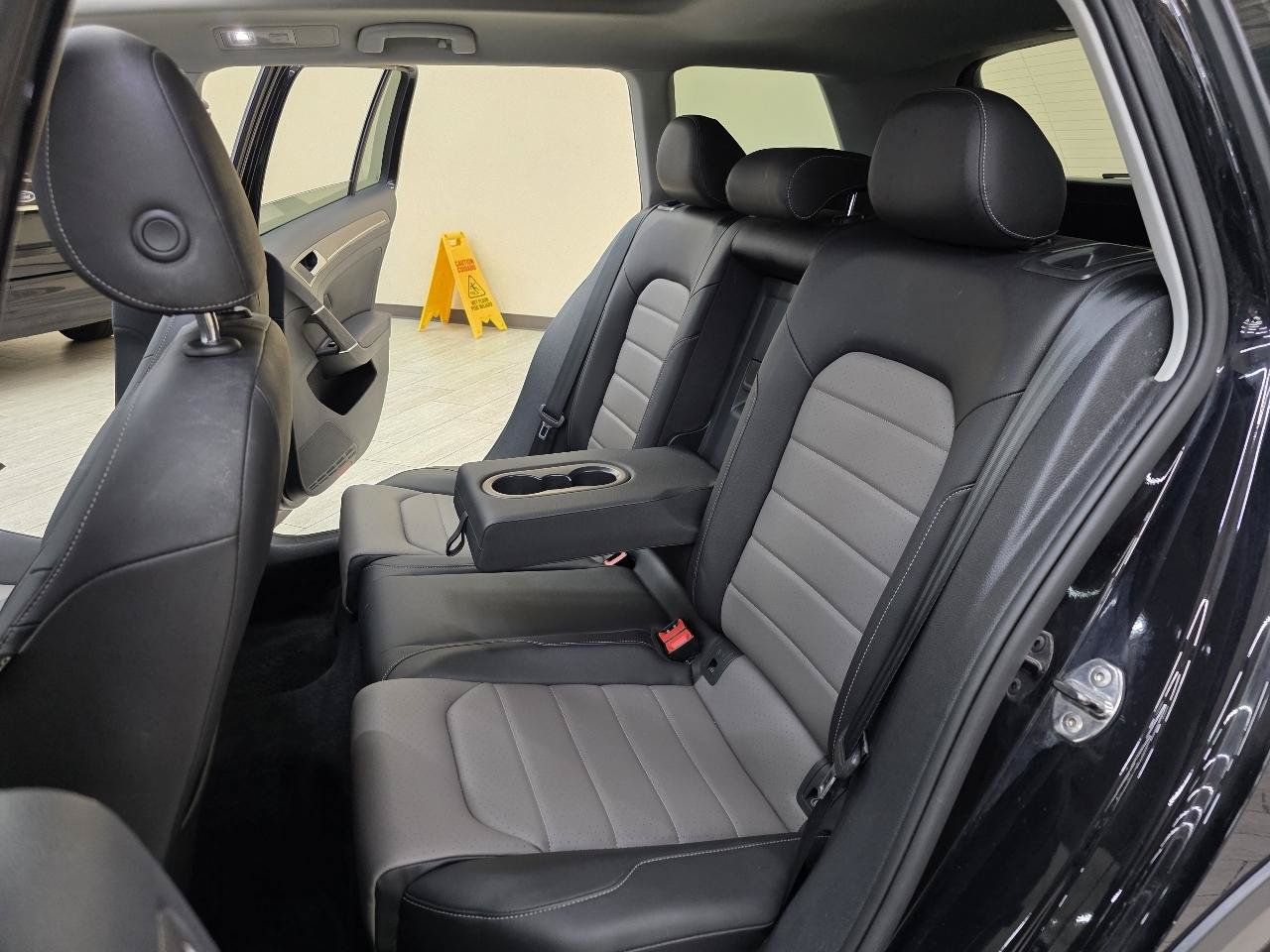 Used 2017 Volkswagen Golf Alltrack SEL AWD/4WD image 24