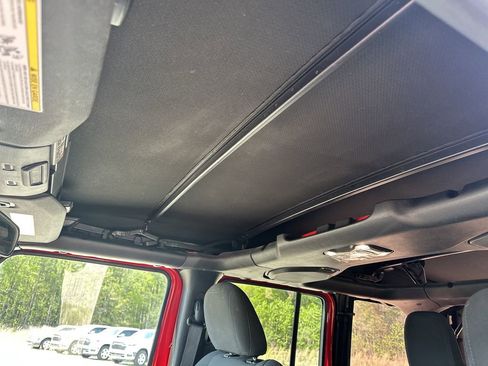 Used 2022 Jeep Wrangler Unlimited Sport AWD/4WD image 32