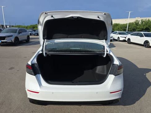 Used 2025 Honda Accord EX-L image 7