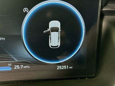 Used 2024 Hyundai Tucson SE image 16