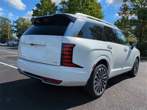 Used 2026 Hyundai Palisade Calligraphy image 4