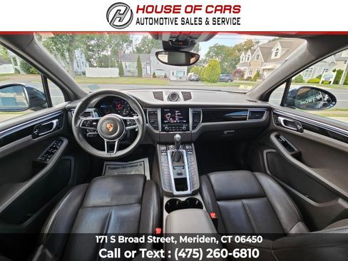 Used 2018 Porsche Macan image 25