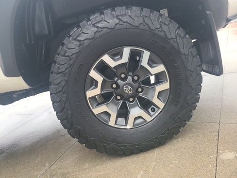 Used 2023 Toyota Tacoma TRD Off-Road image 11