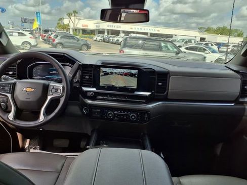 Used 2024 Chevrolet Silverado 3500 LTZ w/ LTZ Convenience Package image 15