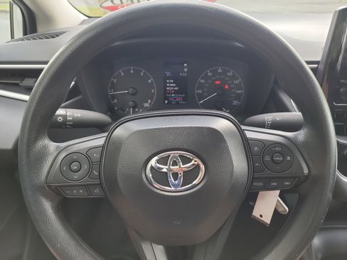 Used 2025 Toyota Corolla LE image 25