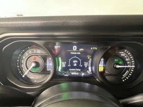 Used 2024 Jeep Wrangler Unlimited AWD/4WD image 24