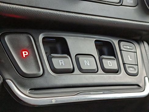 Used 2021 GMC Terrain SLT w/ Elevation Edition image 14