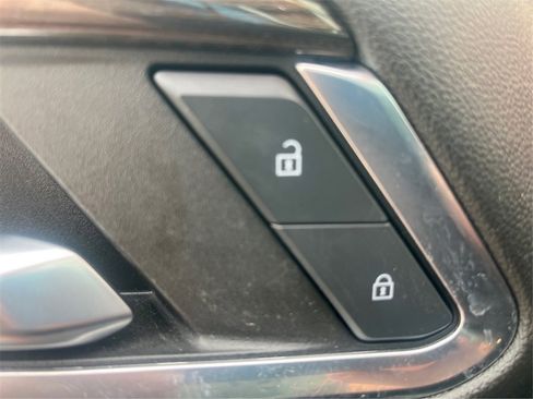 Used 2023 Chevrolet Silverado 1500 LT w/ Convenience Package II image 40