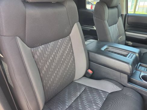 Used 2018 Toyota Tundra SR5 w/ SR5 Upgrade Package AWD/4WD image 40