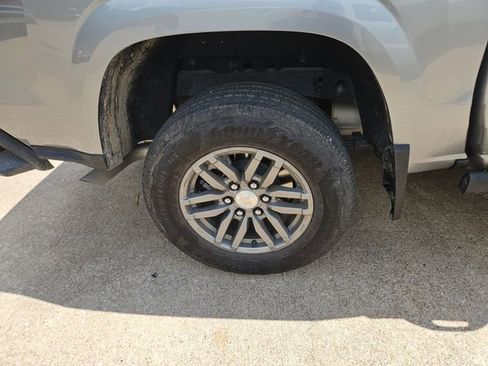 Used 2024 Chevrolet Colorado LT w/ LT Convenience Package RWD image 4