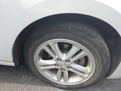 Used 2017 Chevrolet Cruze LT