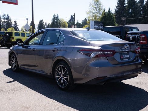 Used 2023 Toyota Camry XLE w/ Navigation Package image 4