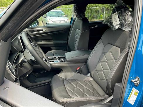 New 2025 Volkswagen Atlas Cross Sport SE image 11