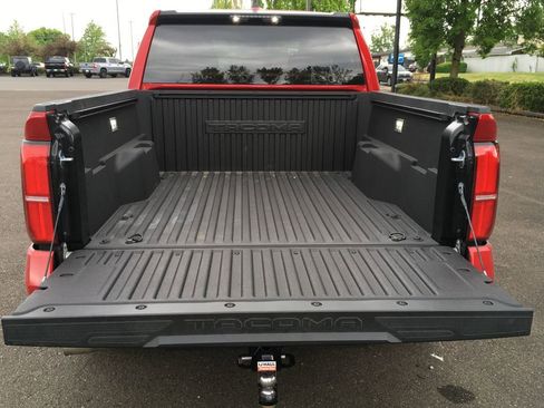 Used 2025 Toyota Tacoma SR5 AWD/4WD image 6