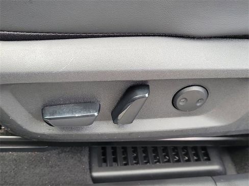 Used 2023 Nissan Rogue Platinum w/ Platinum Premium Package image 11