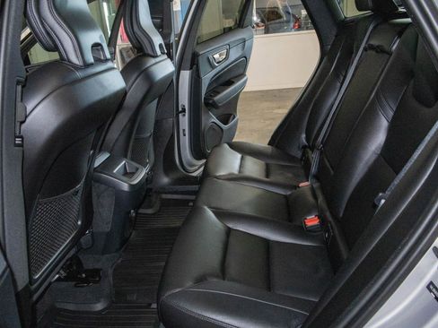 Used 2024 Volvo XC60 B5 Core image 15