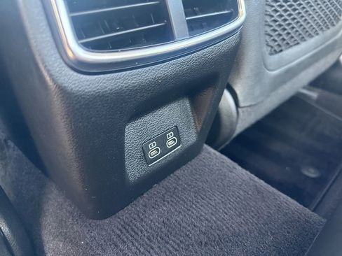 Used 2025 Genesis G70 2.5T AWD/4WD image 27