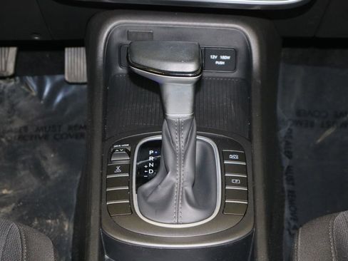 Used 2025 Hyundai Kona SEL image 13
