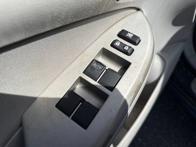 Used 2013 Toyota Corolla LE FWD image 20