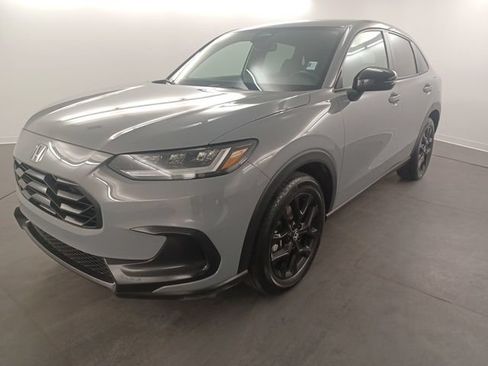 Certified 2025 Honda HR-V Sport image 3