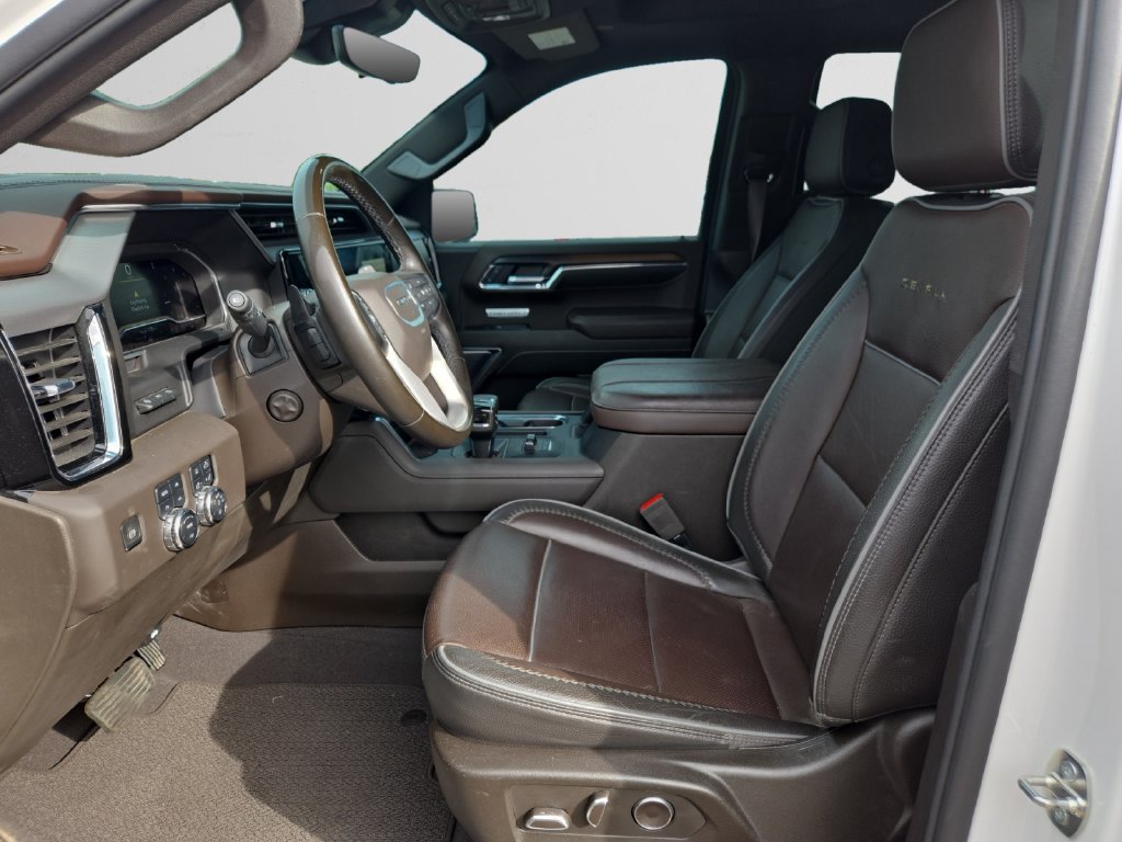 Used 2024 GMC Sierra 1500 Denali w/ Denali Reserve Package AWD/4WD image 11