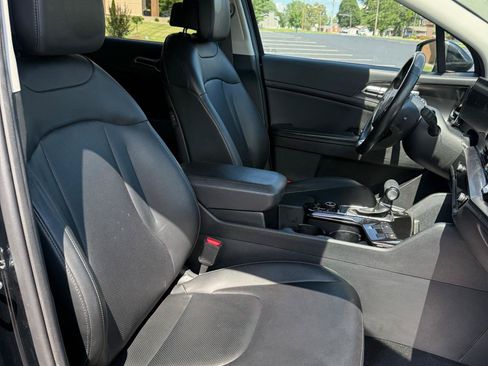 Used 2023 Kia Sportage EX FWD image 9