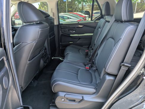 Used 2025 Honda Pilot Elite image 22