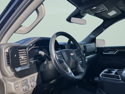 Used 2024 Chevrolet Silverado 1500 LT image 13