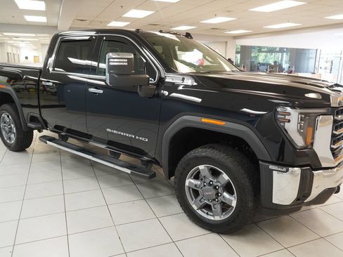 Used 2026 GMC Sierra 2500 SLT AWD/4WD image 14