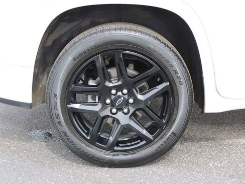 Used 2023 Chevrolet Traverse Premier AWD/4WD image 13